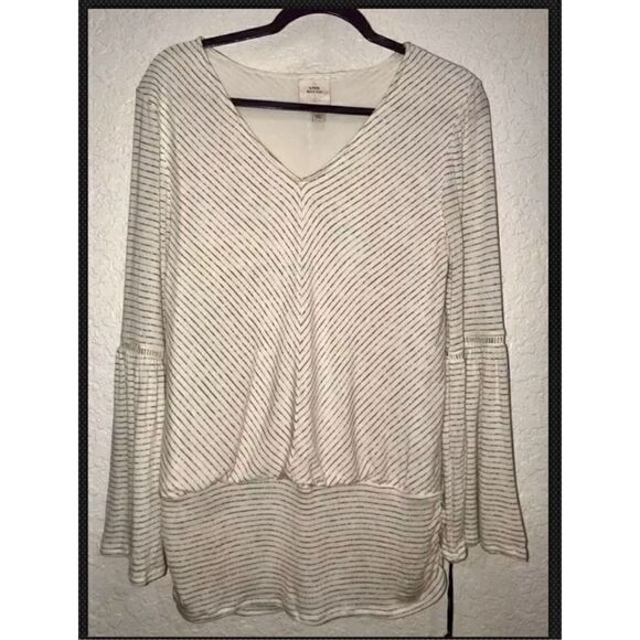 Knox Rose White and Gray Striped Tunic - Picture 7 of 7